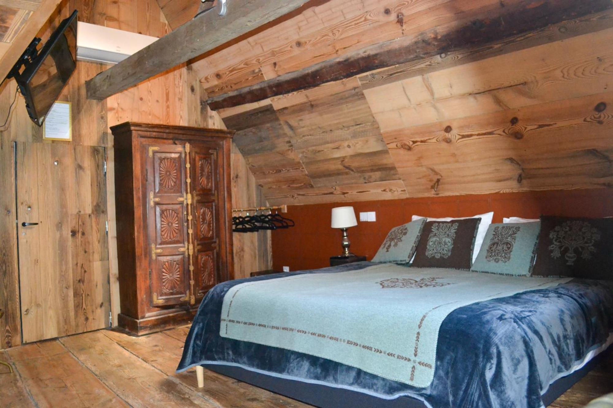 A Nouste Chambres D'Hotes Et Gite Only Adults Campan Dış mekan fotoğraf