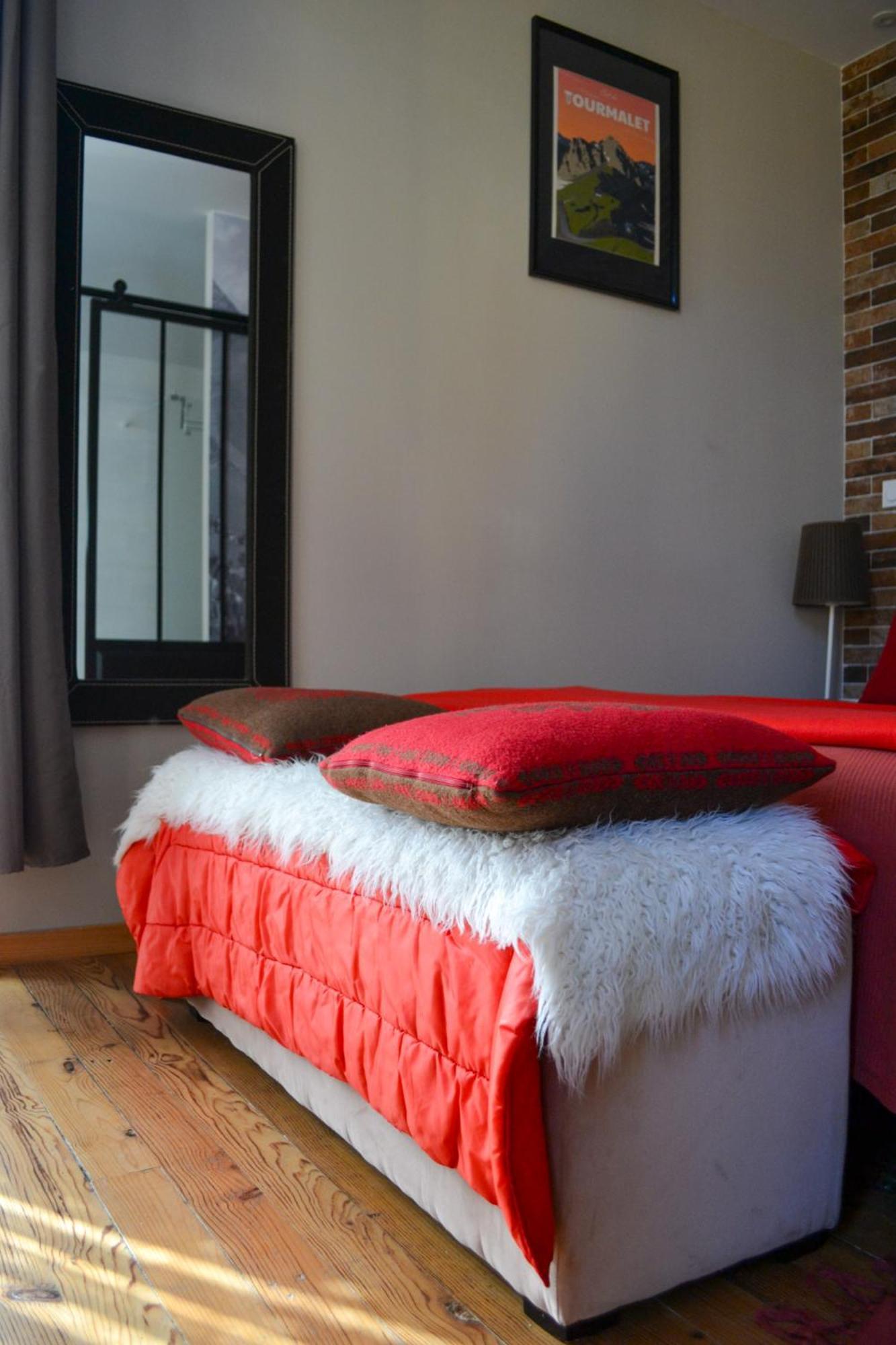 A Nouste Chambres D'Hotes Et Gite Only Adults Campan Dış mekan fotoğraf